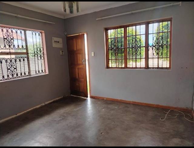 3 BEDROOM PROPERTY TO RENT IN SESHEGO H